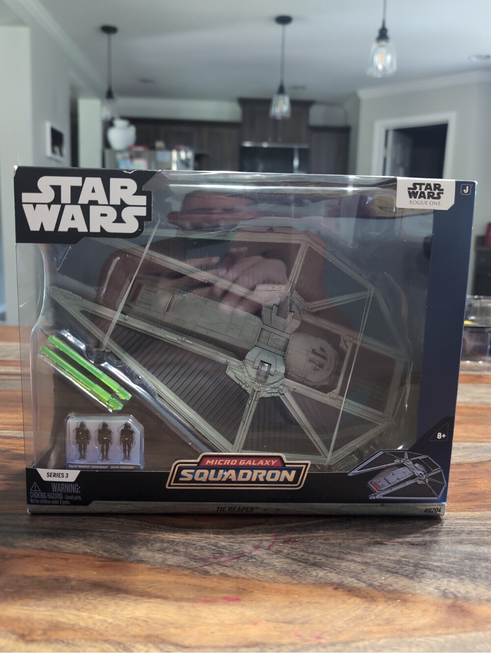 Star Wars TIE Reaper Attack Lander 9" Vehicle and Figure New in Sealed Box
